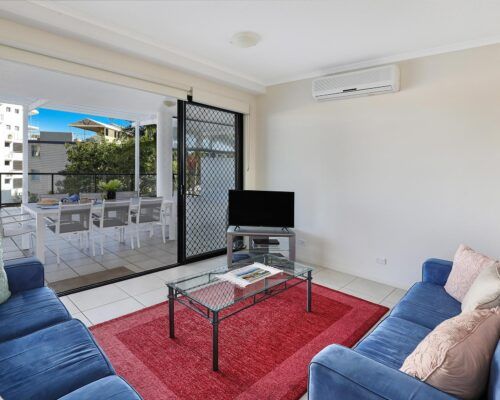 queensland-kings-beach-2-bedroom-garden-view (1)