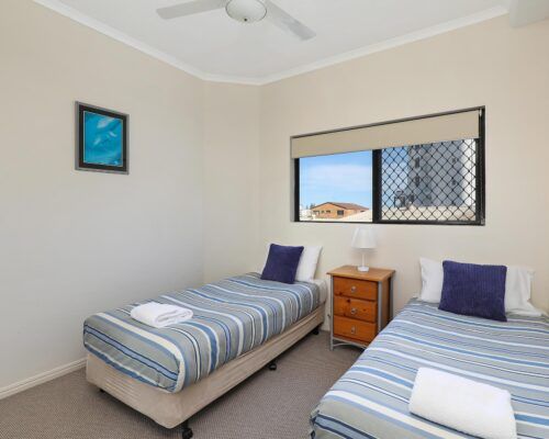 queensland-kings-beach-2-bedroom-garden-view (4)