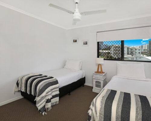 queensland-kings-beach-3-bedroom-ocean-view (2)