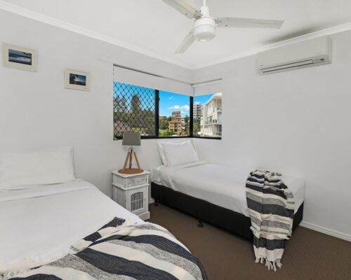 queensland-kings-beach-3-bedroom-ocean-view (3)