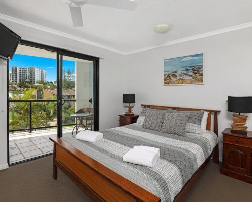 queensland-kings-beach-3-bedroom-ocean-view (4)